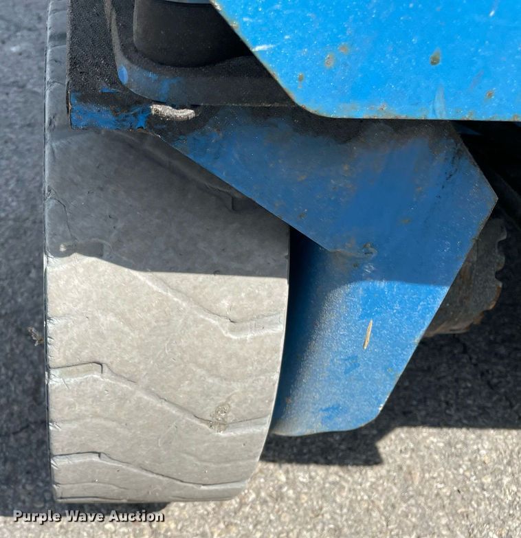 image for item DL3964 2015 Genie GS-2032  scissor lift