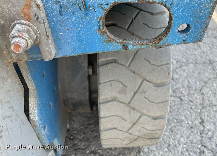 image for item DL3964 2015 Genie GS-2032  scissor lift