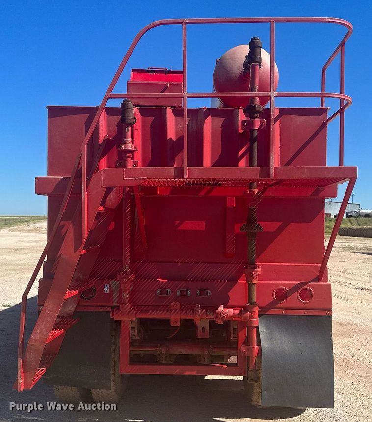 image for item DM2593 2004 Herring  frac tank trailer