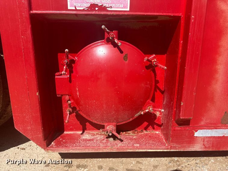 image for item DM2593 2004 Herring  frac tank trailer