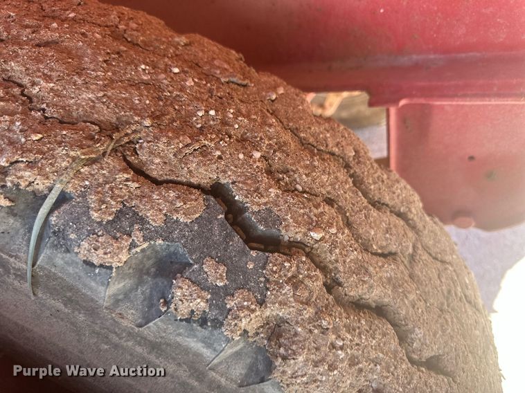 image for item DM2593 2004 Herring  frac tank trailer