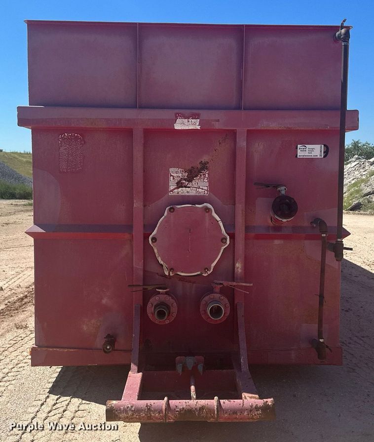image for item DM2594 2005 Herring  frac tank trailer
