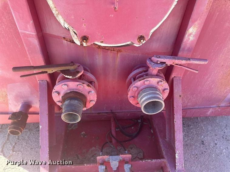 image for item DM2594 2005 Herring  frac tank trailer