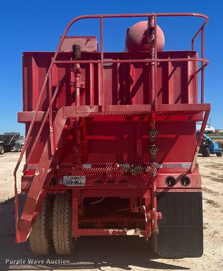 image for item DM2596 2006 Herring  frac tank trailer