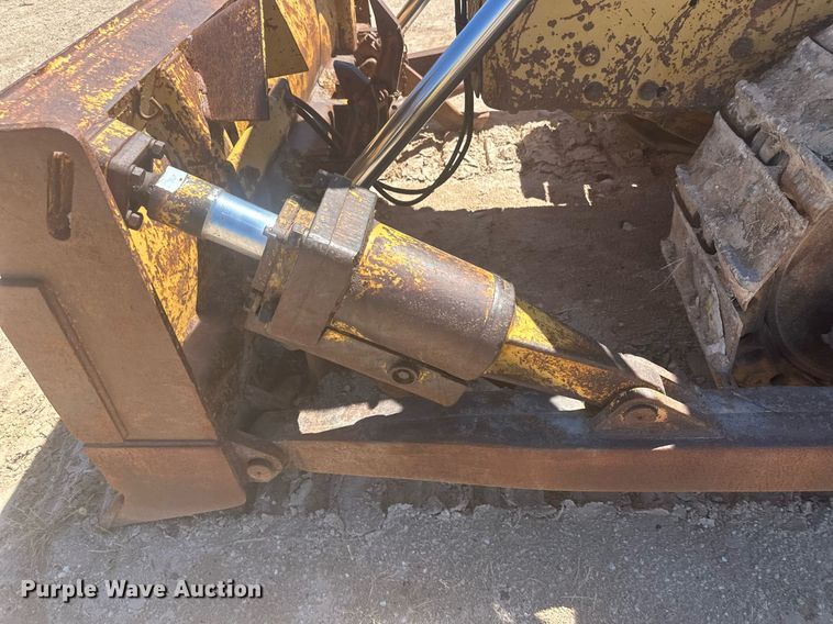 image for item DM2599 1980 Caterpillar D5B  dozer