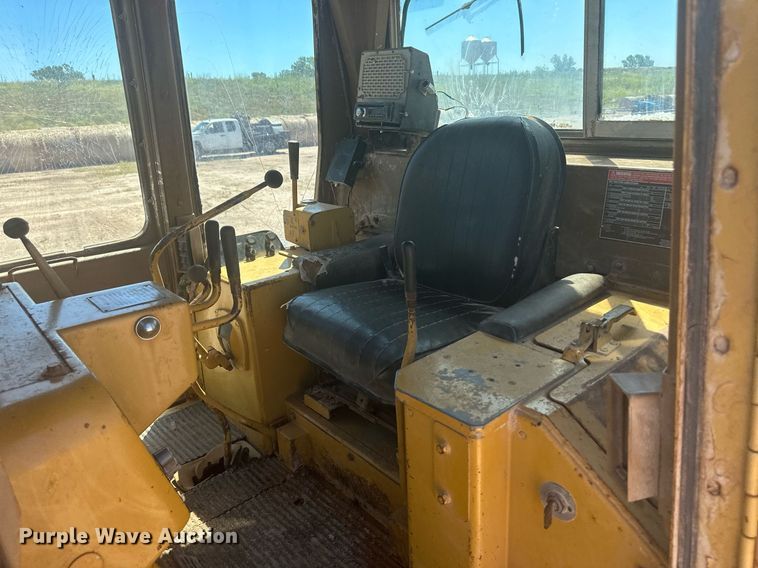 image for item DM2599 1980 Caterpillar D5B  dozer