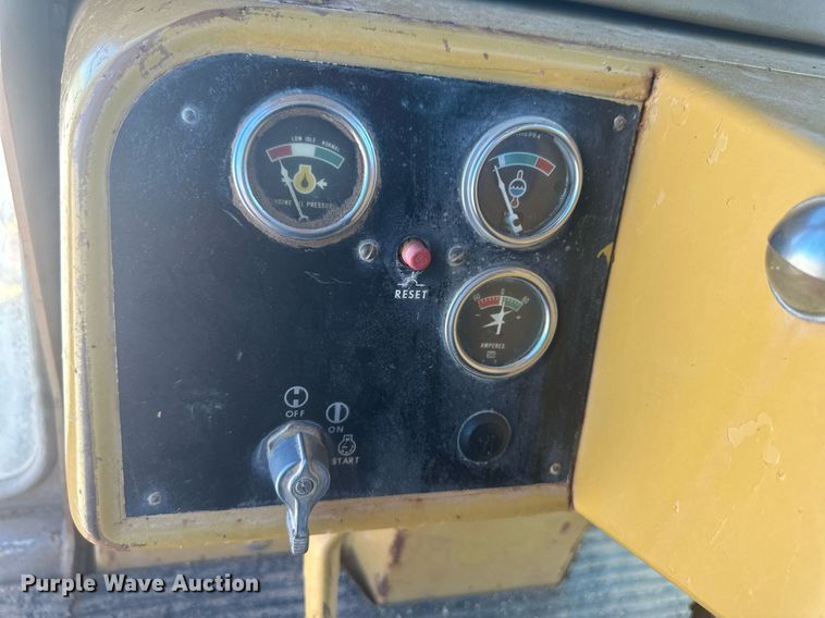 image for item DM2599 1980 Caterpillar D5B  dozer