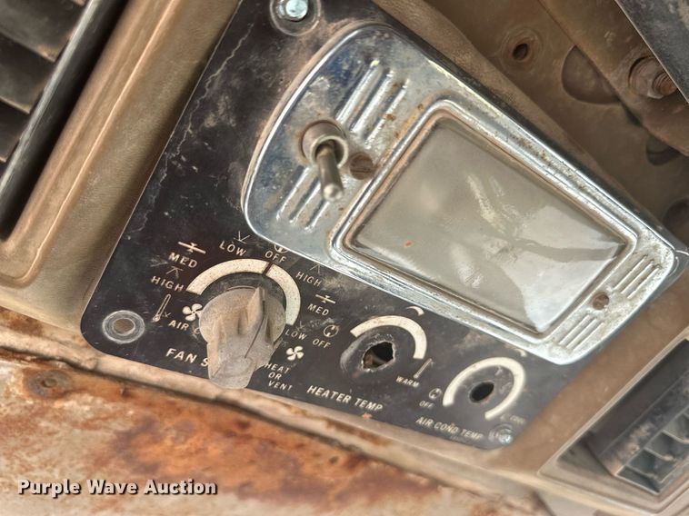 image for item DM2599 1980 Caterpillar D5B  dozer