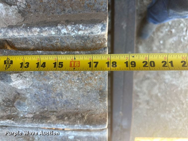 image for item DM2599 1980 Caterpillar D5B  dozer