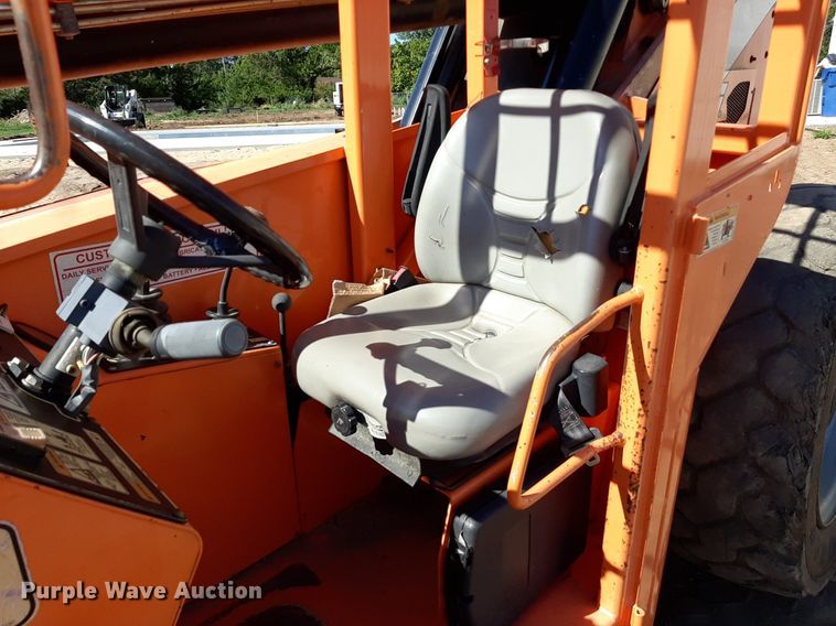 image for item DO3053 2012 JLG Skytrak 10054  telehandler