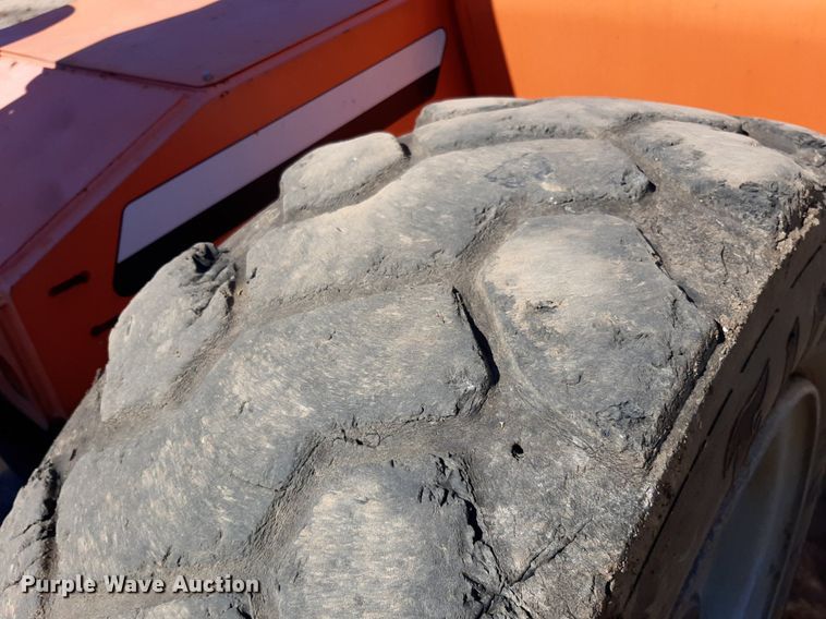 image for item DO3053 2012 JLG Skytrak 10054  telehandler