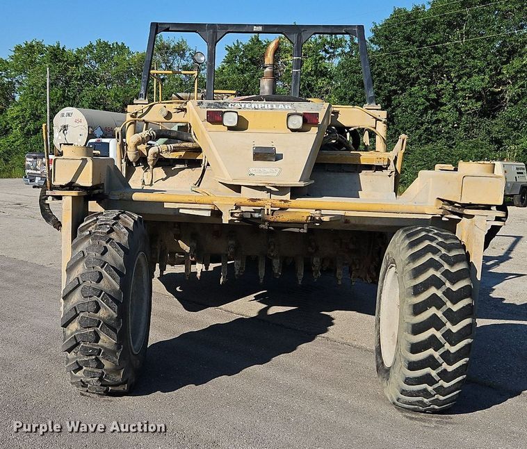 image for item DP2319 2002 Caterpillar RM-250C  soil stabilizer / reclaimer
