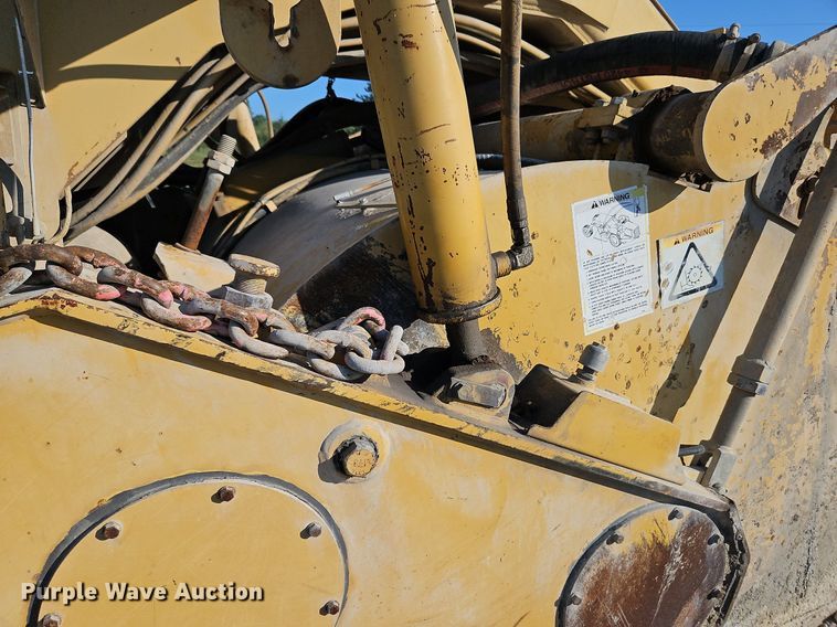 image for item DP2319 2002 Caterpillar RM-250C  soil stabilizer / reclaimer