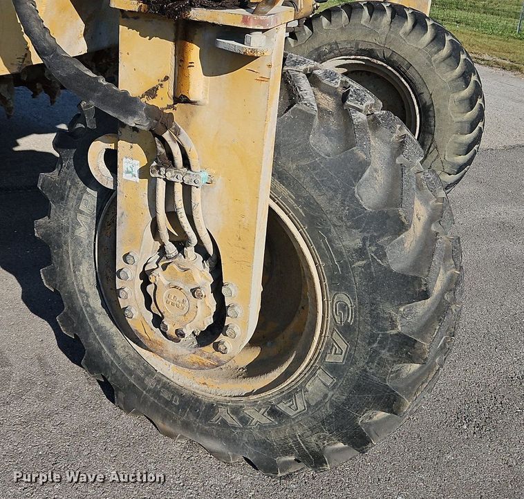 image for item DP2319 2002 Caterpillar RM-250C  soil stabilizer / reclaimer