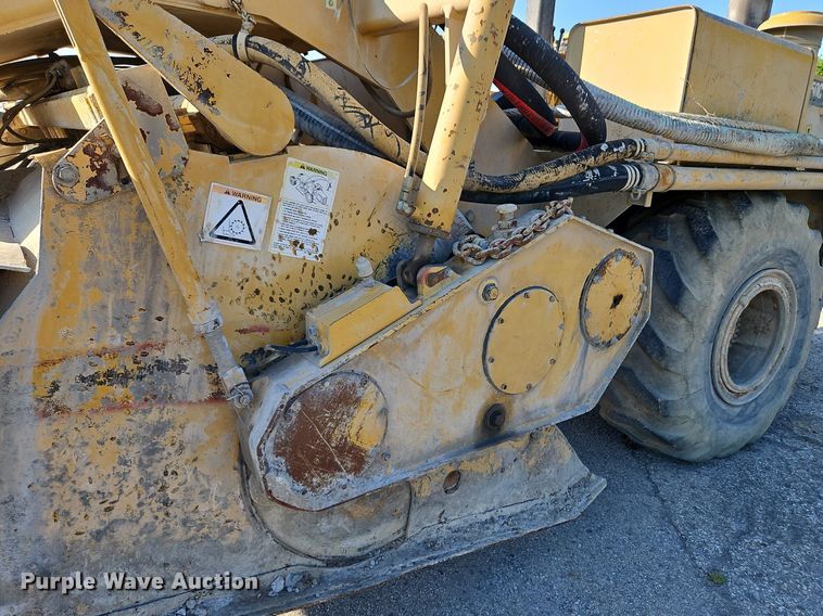 image for item DP2319 2002 Caterpillar RM-250C  soil stabilizer / reclaimer