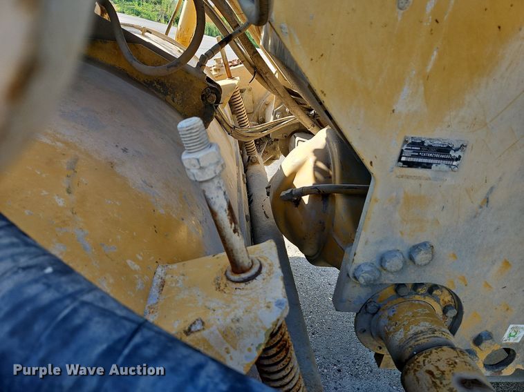 image for item DP2319 2002 Caterpillar RM-250C  soil stabilizer / reclaimer