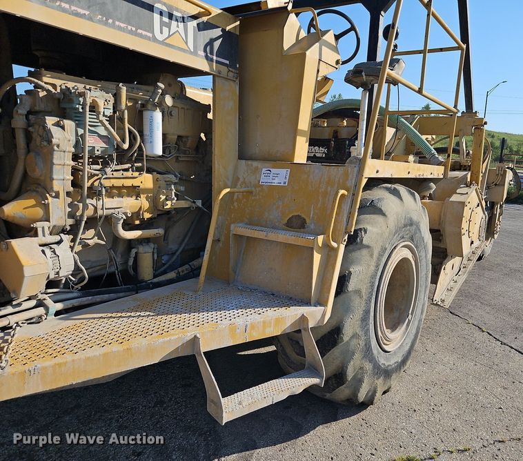 image for item DP2319 2002 Caterpillar RM-250C  soil stabilizer / reclaimer