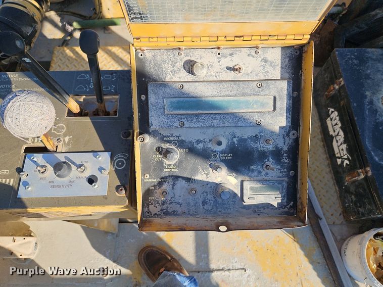 image for item DP2319 2002 Caterpillar RM-250C  soil stabilizer / reclaimer