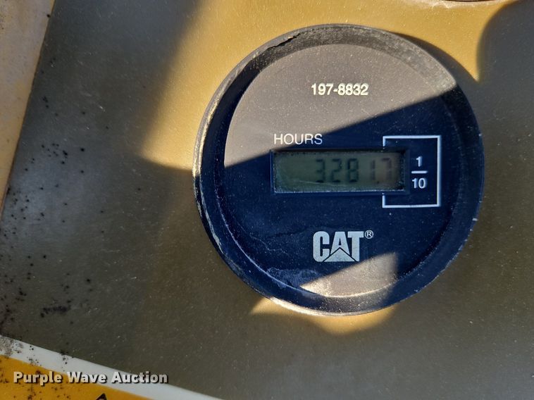 image for item DP2319 2002 Caterpillar RM-250C  soil stabilizer / reclaimer