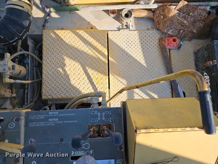 image for item DP2319 2002 Caterpillar RM-250C  soil stabilizer / reclaimer