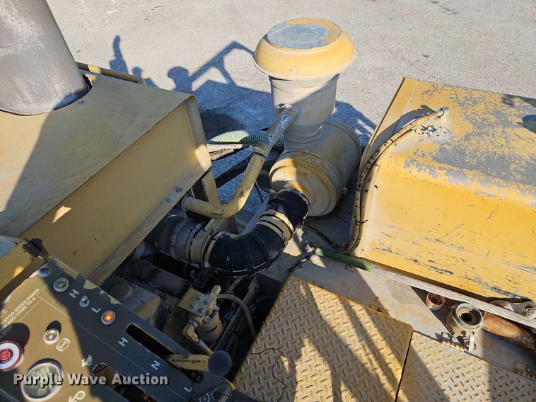 image for item DP2319 2002 Caterpillar RM-250C  soil stabilizer / reclaimer