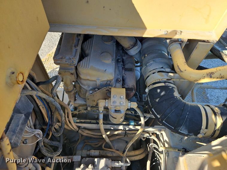 image for item DP2319 2002 Caterpillar RM-250C  soil stabilizer / reclaimer