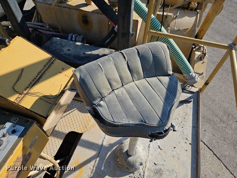 image for item DP2319 2002 Caterpillar RM-250C  soil stabilizer / reclaimer