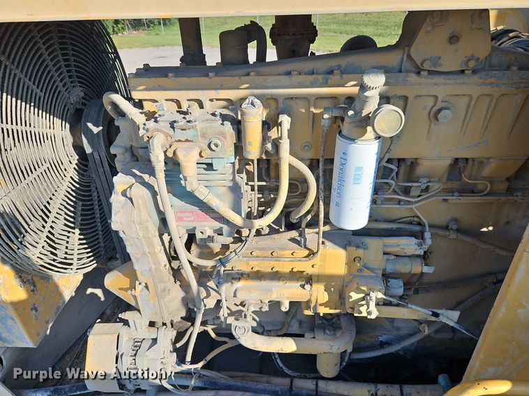 image for item DP2319 2002 Caterpillar RM-250C  soil stabilizer / reclaimer