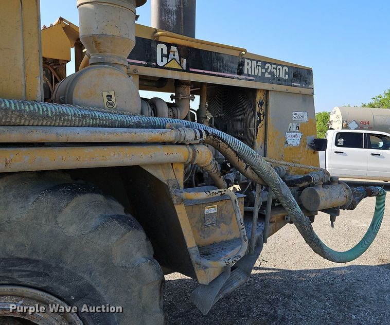 image for item DP2319 2002 Caterpillar RM-250C  soil stabilizer / reclaimer