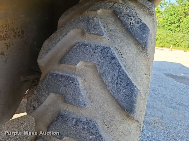 image for item DP2319 2002 Caterpillar RM-250C  soil stabilizer / reclaimer