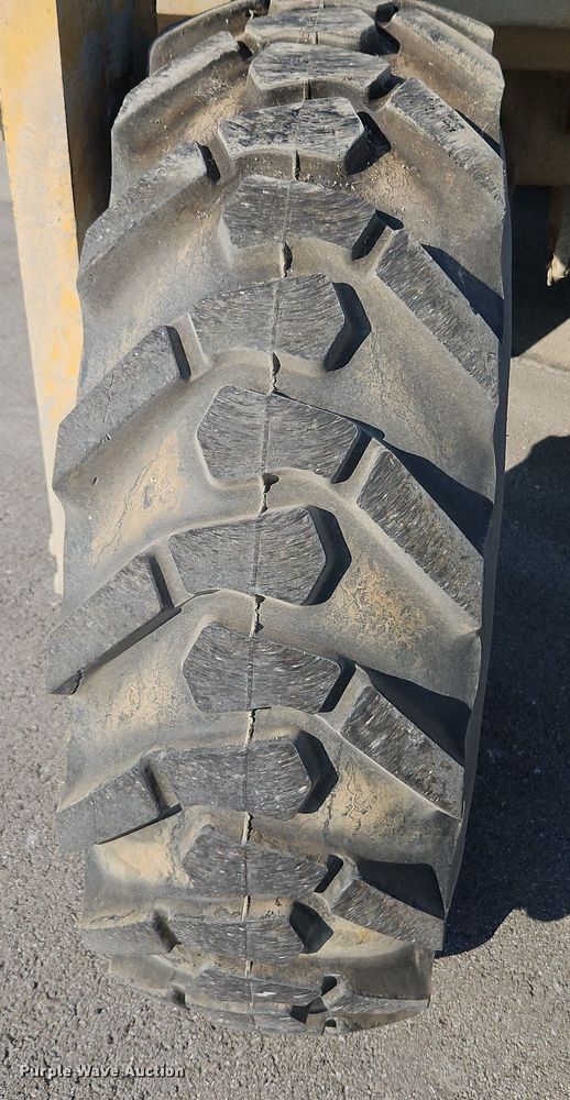 image for item DP2319 2002 Caterpillar RM-250C  soil stabilizer / reclaimer