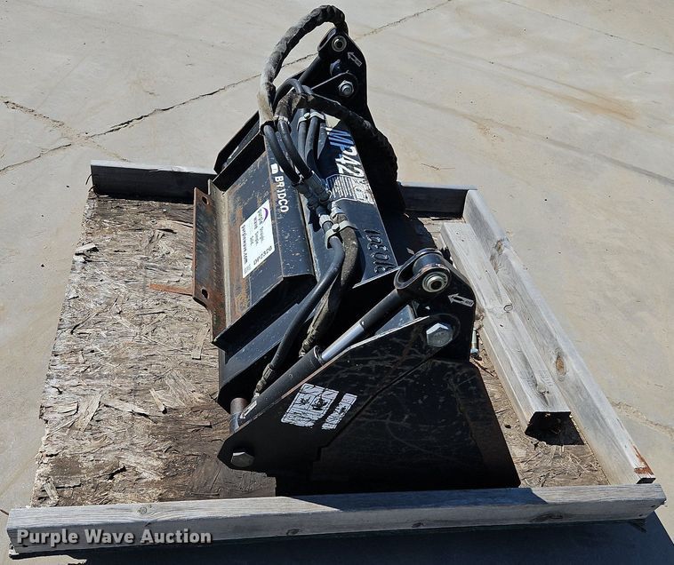 image for item DP2320 Bradco MP42  compact utility loader bucket