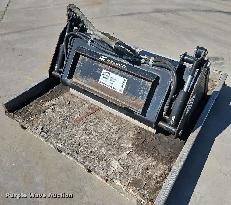 image for item DP2320 Bradco MP42  compact utility loader bucket