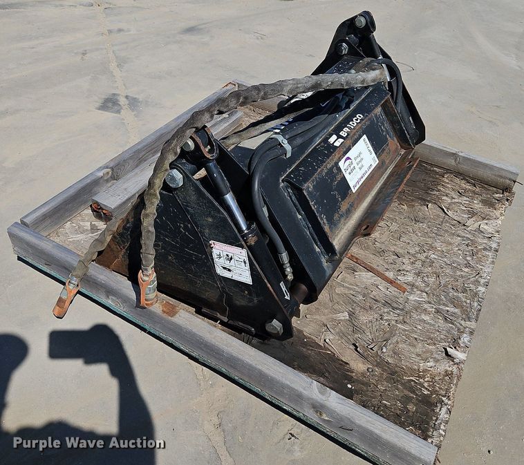 image for item DP2320 Bradco MP42  compact utility loader bucket