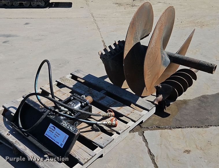 image for item DP2321 Boxer  compact utility loader auger