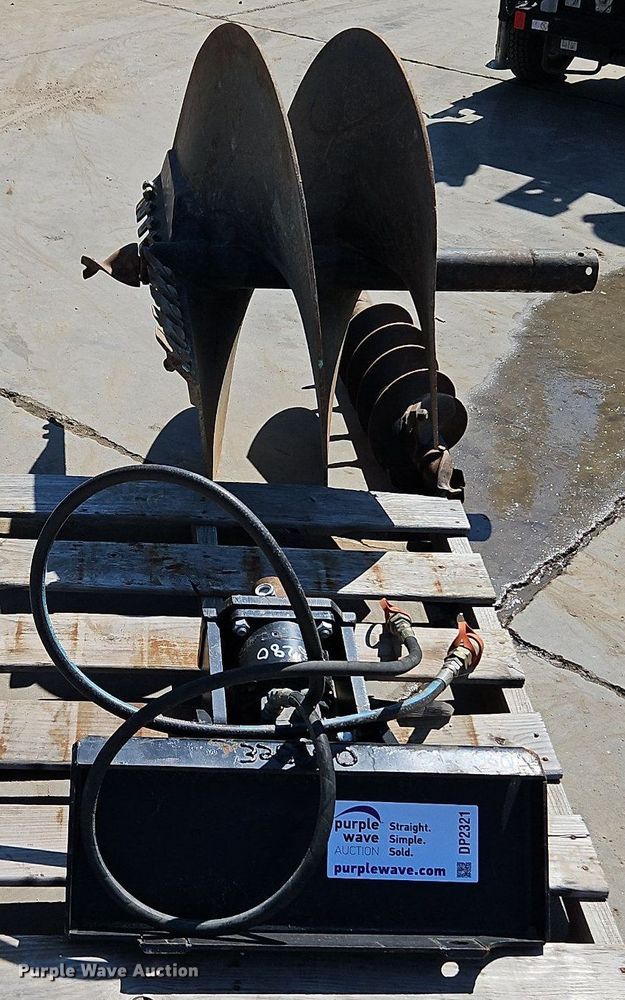 image for item DP2321 Boxer  compact utility loader auger