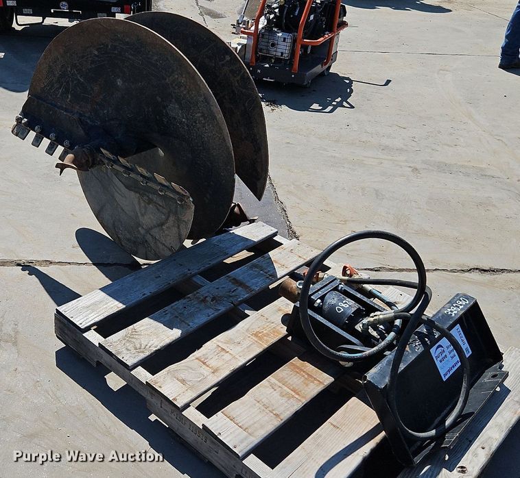 image for item DP2321 Boxer  compact utility loader auger