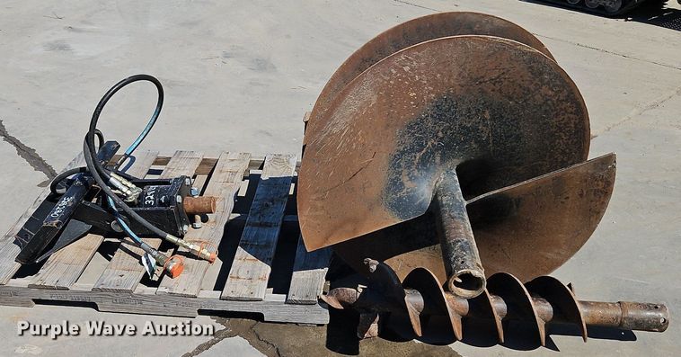 image for item DP2321 Boxer  compact utility loader auger