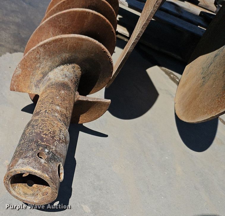 image for item DP2321 Boxer  compact utility loader auger