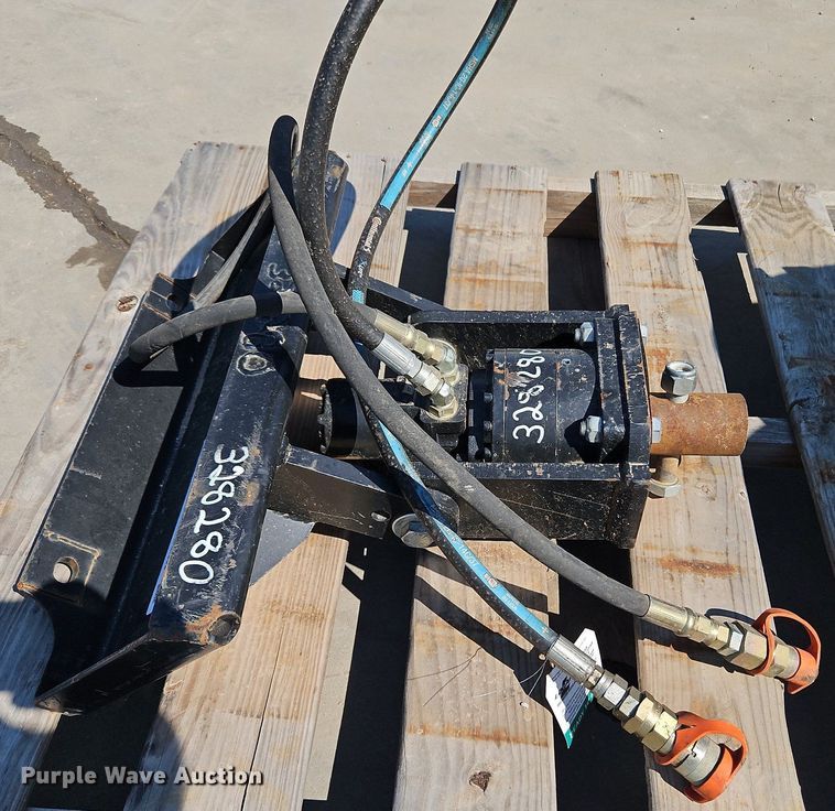 image for item DP2321 Boxer  compact utility loader auger