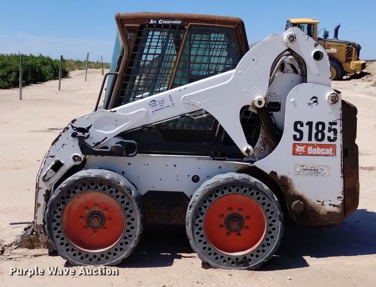 image for item DP3379 2008 Bobcat S185  skid steer loader