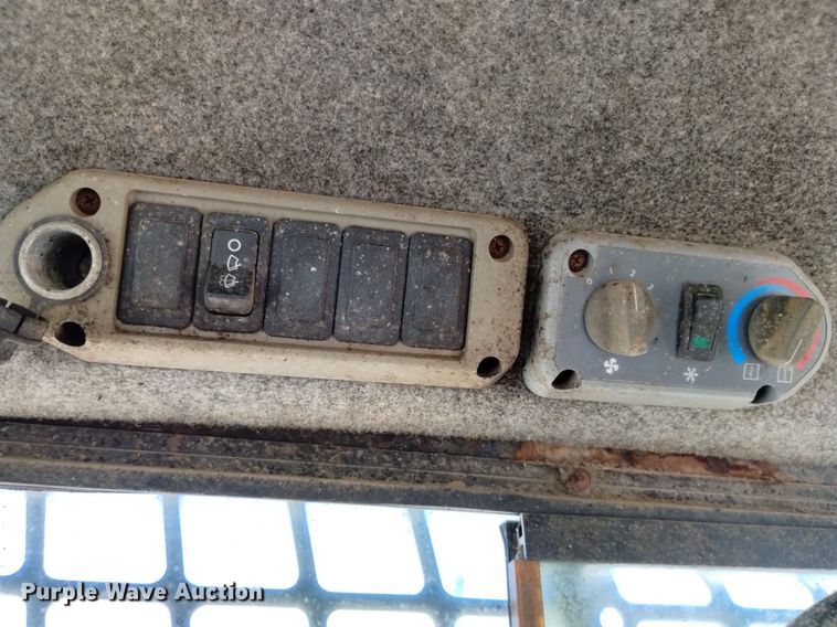 image for item DP3379 2008 Bobcat S185  skid steer loader