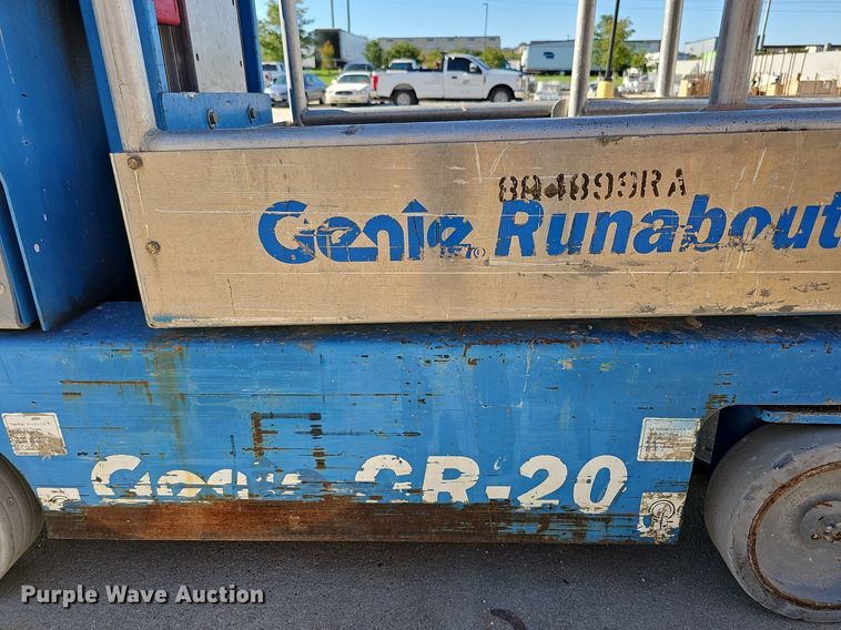 image for item DQ0151 2011 Genie GR-20  vertical lift