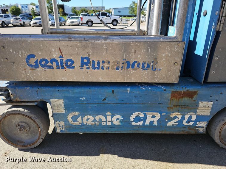 image for item DQ0152 2011 Genie GR-20  vertical lift