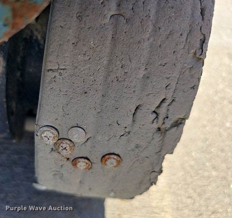 image for item DQ0152 2011 Genie GR-20  vertical lift