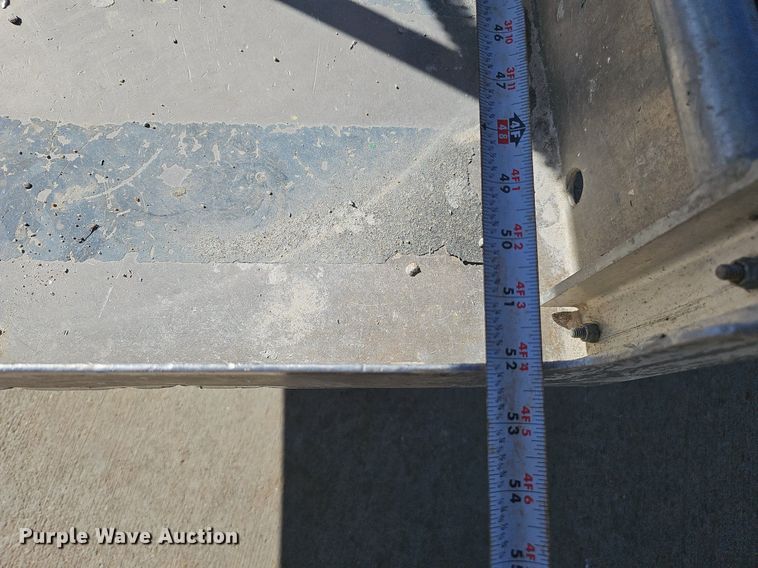 image for item DQ0153 2012 Genie GR-20  vertical lift