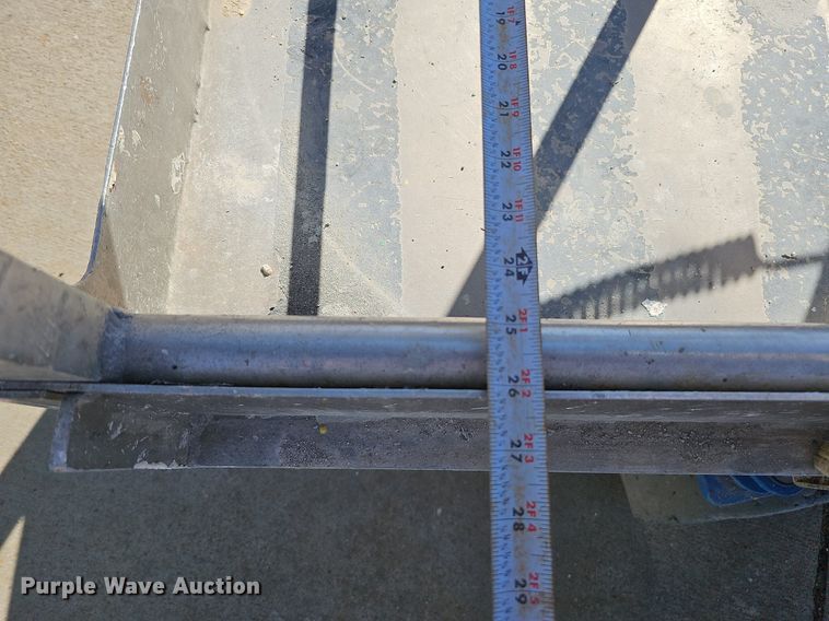 image for item DQ0153 2012 Genie GR-20  vertical lift