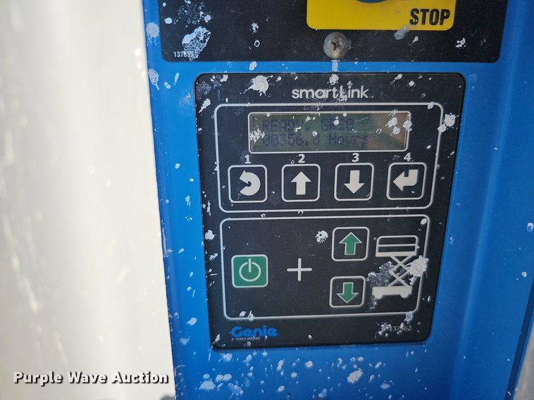 image for item DQ0153 2012 Genie GR-20  vertical lift