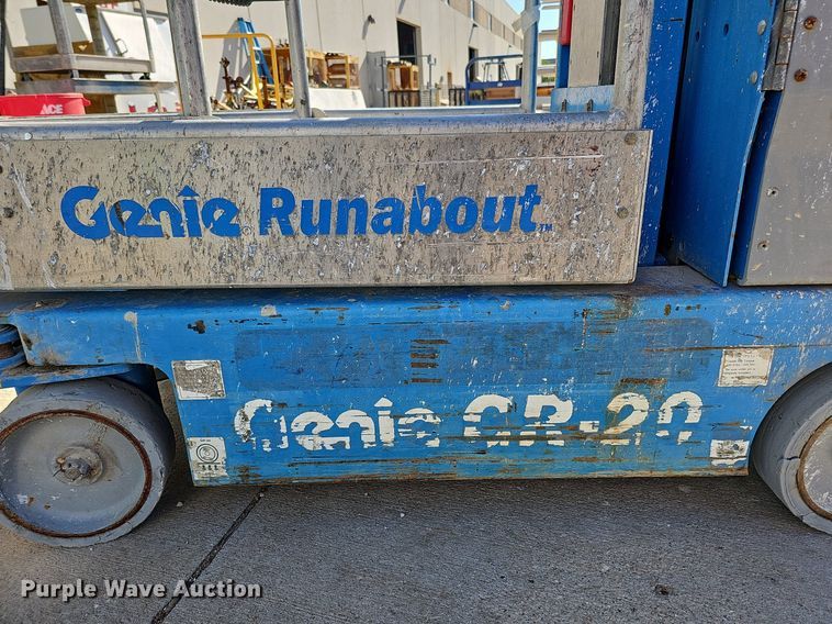 image for item DQ0153 2012 Genie GR-20  vertical lift