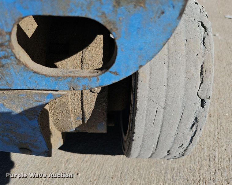 image for item DQ0153 2012 Genie GR-20  vertical lift